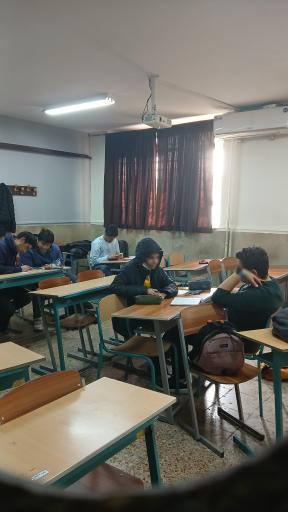 دبیرستان پسرانه علامه حلی ۱۰