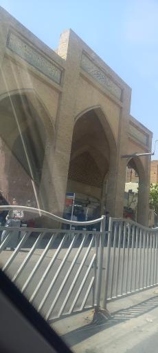 عکس درب  ورودی بازار سرشور