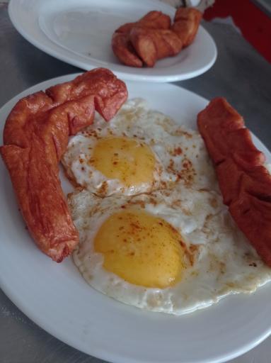 عکس پیتزا کافی شاپ دالیا