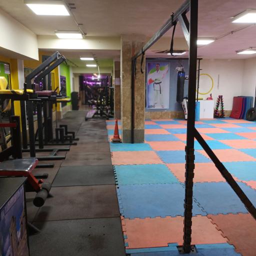 عکس باشگاه بدنسازی و رزمی هرمان بوجارزاده