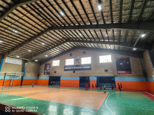 عکس سالن فوتسال و بسکتبال بیطرفان