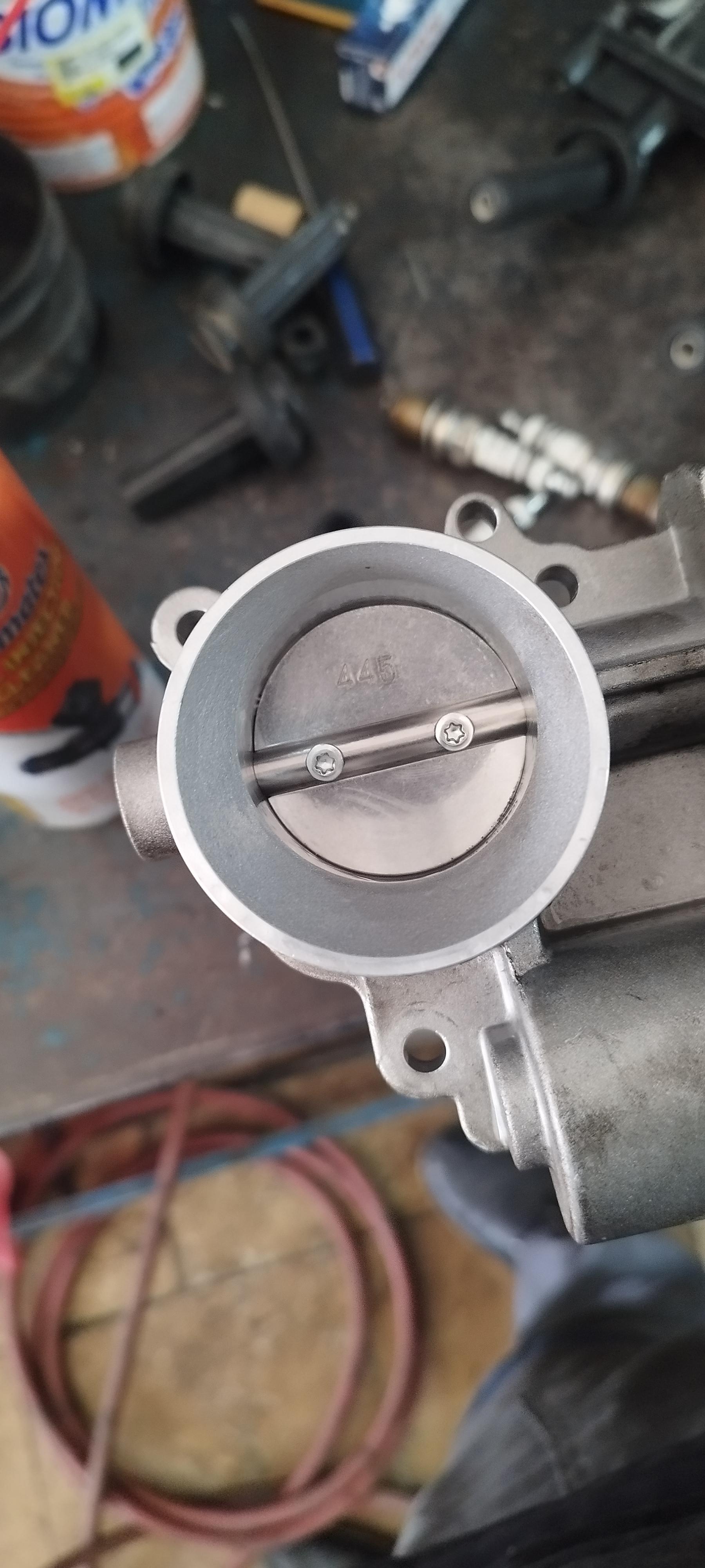 عکس تعمیرگاه خودرو حسین زاده