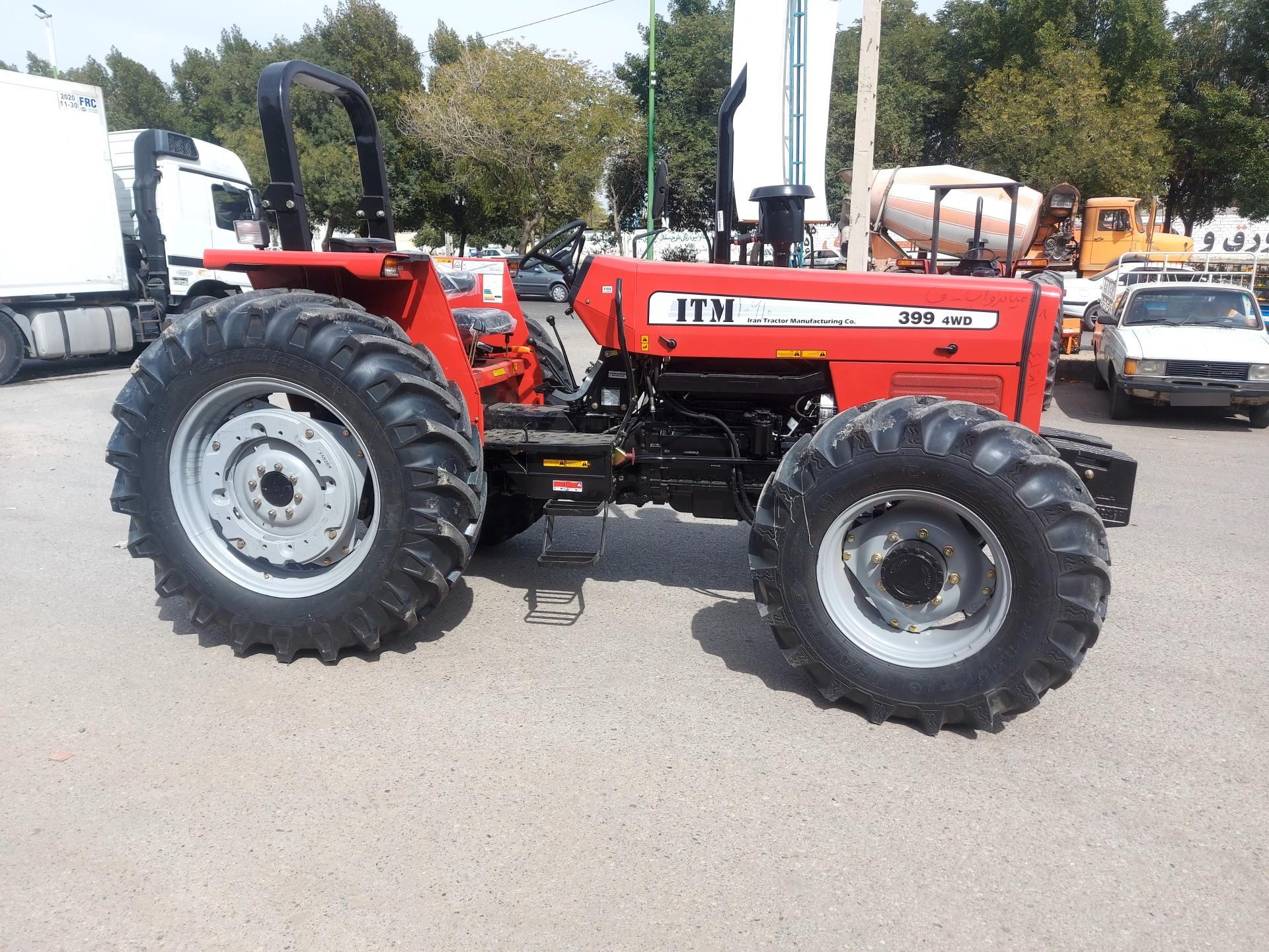 عکس نمایشگاه تراکتور دوستان 