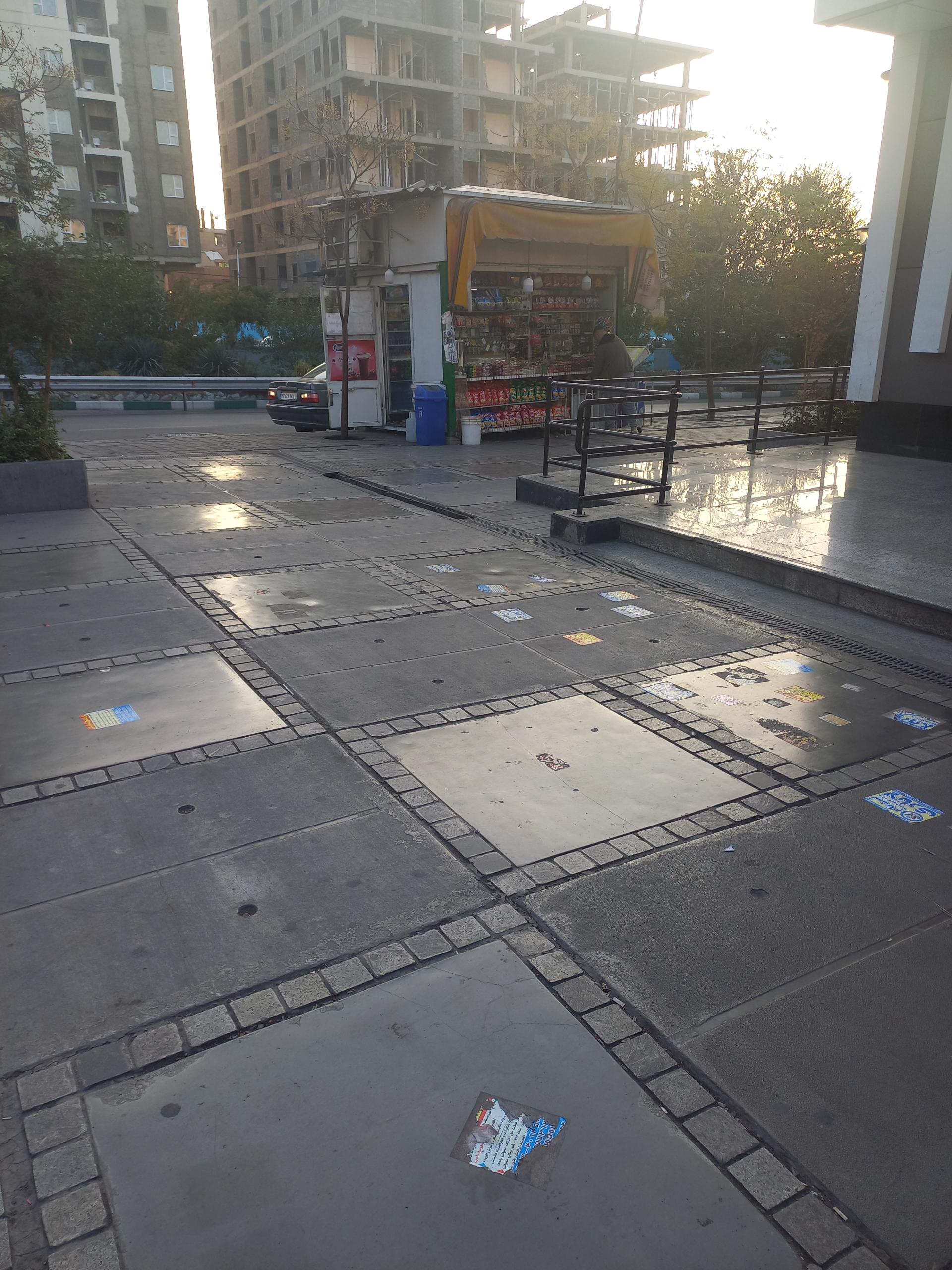 عکس دکه روزنامه فروشی