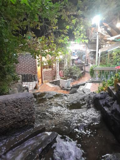 عکس رستوران خانوادگی شاندیز گلنار