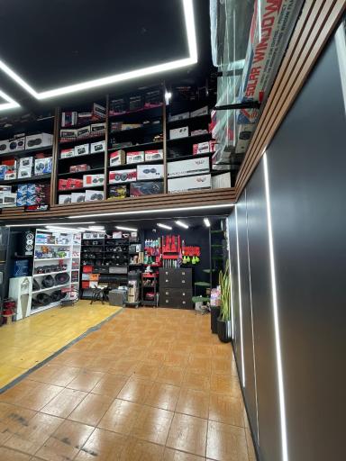 عکس فروشگاه ردلاین