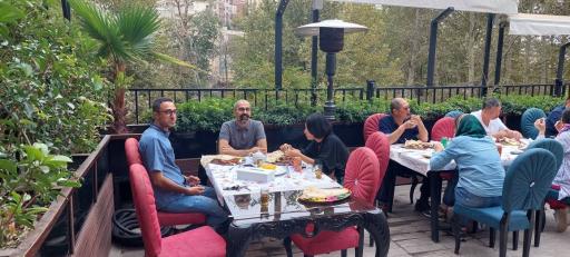 عکس رستوران خانوادگی شاندیز گلنار