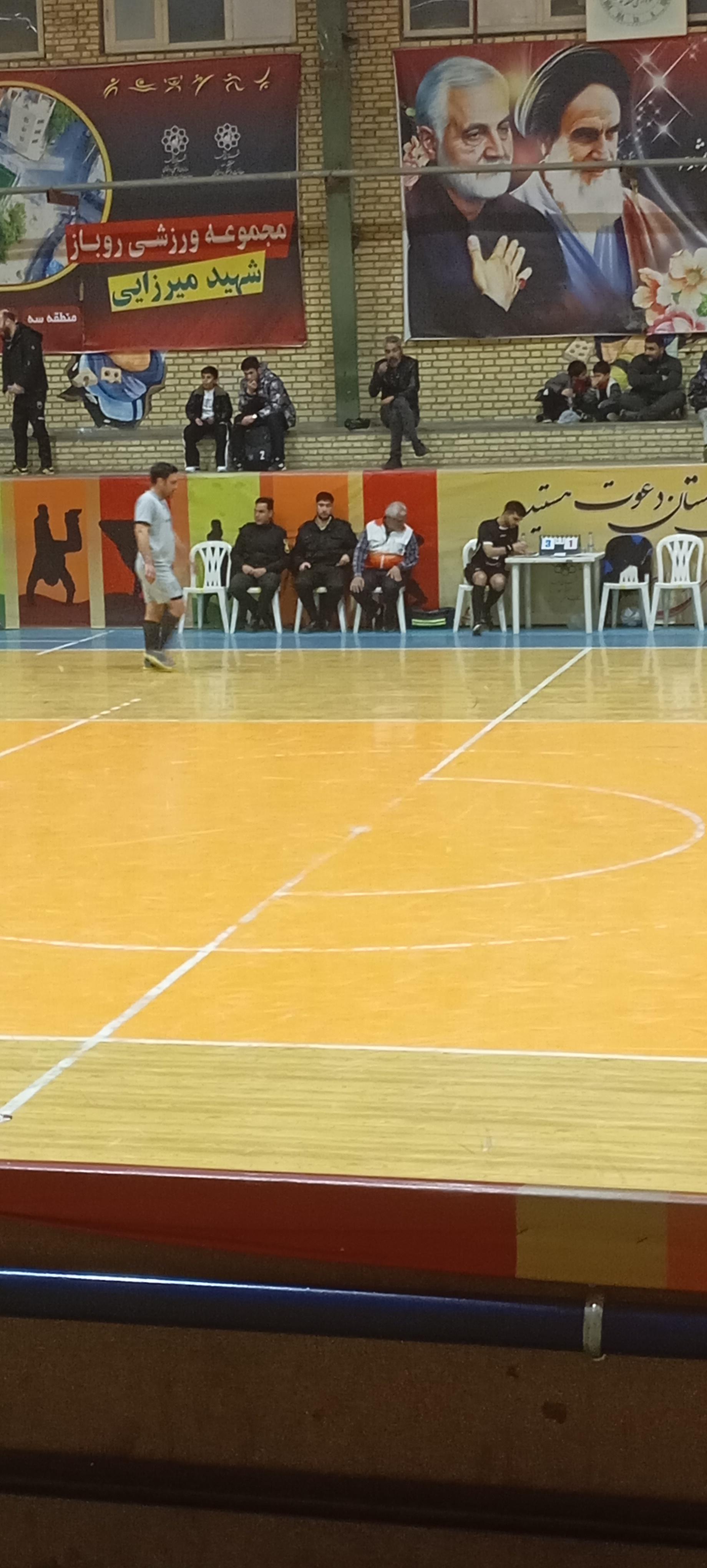 عکس باشگاه و سالن ورزشی رسالت