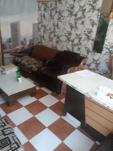 عکس مشاورین املاک حسینی قهرمانلو