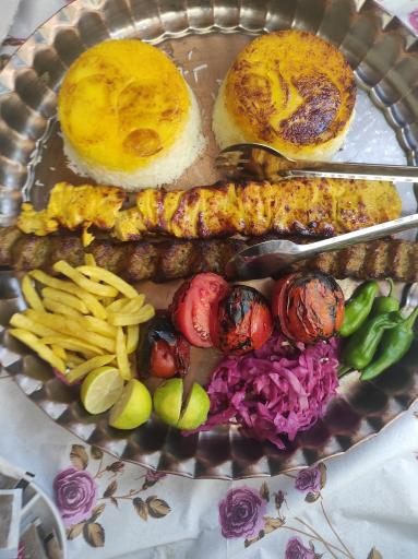 عکس رستوران خانوادگی شاندیز گلنار