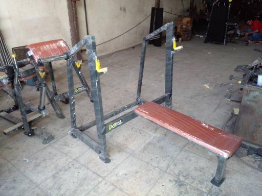 عکس فروشگاه ورزشی پیشکوه