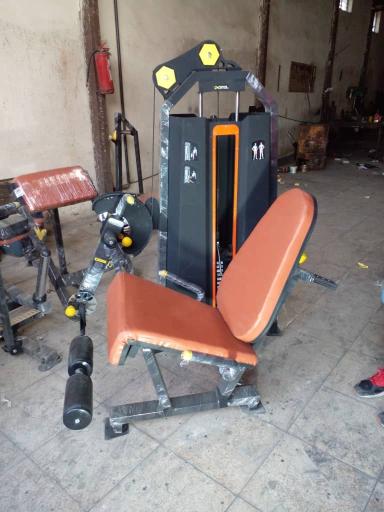 عکس فروشگاه ورزشی پیشکوه