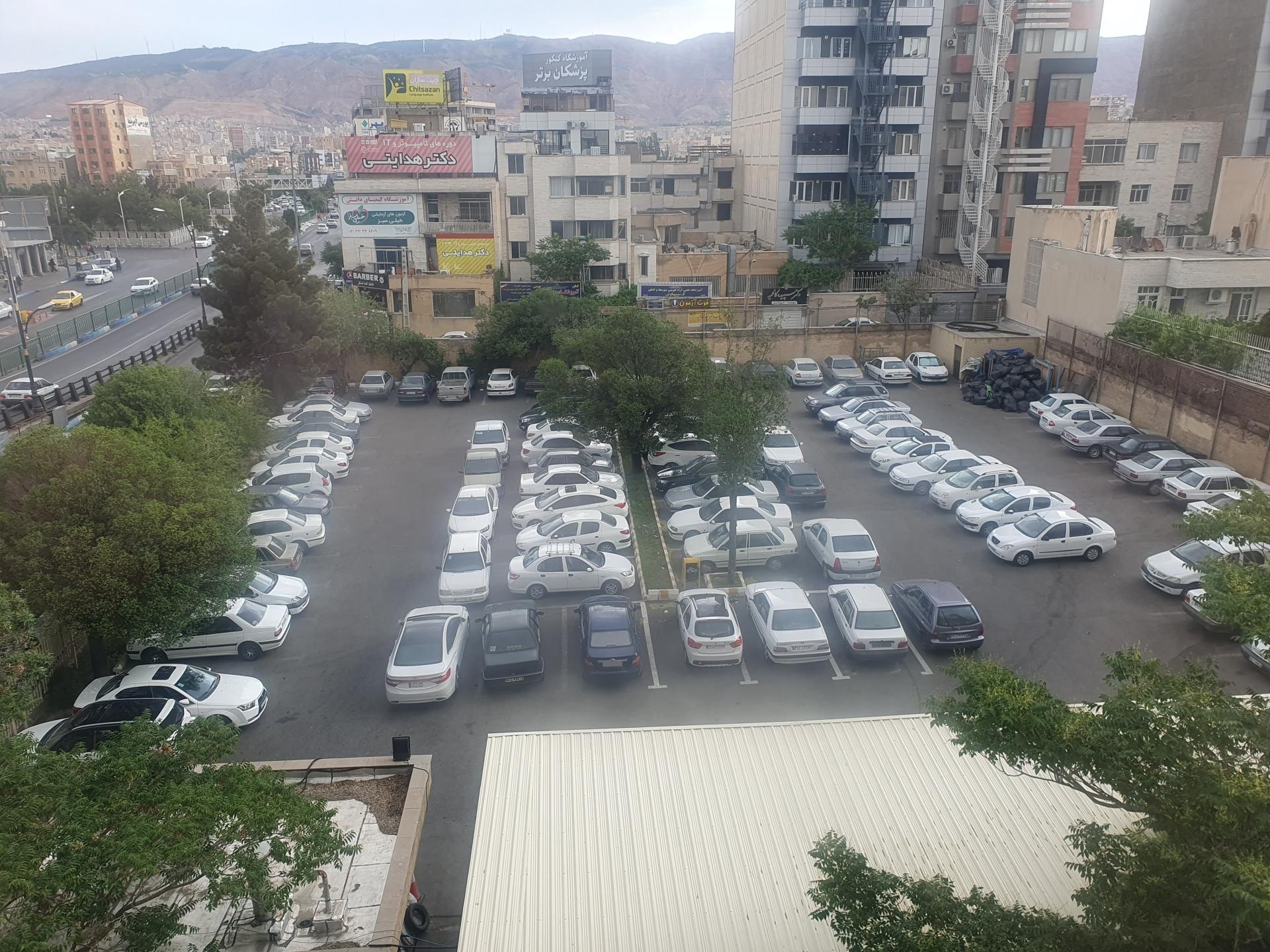 عکس پارکینگ هتل گسترش