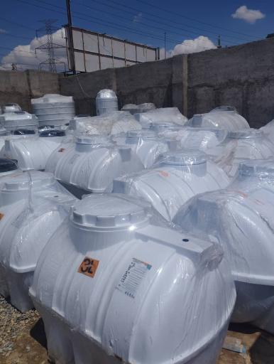 عکس مخزن پلی اتیلن رادمان پلاست (خزایی)