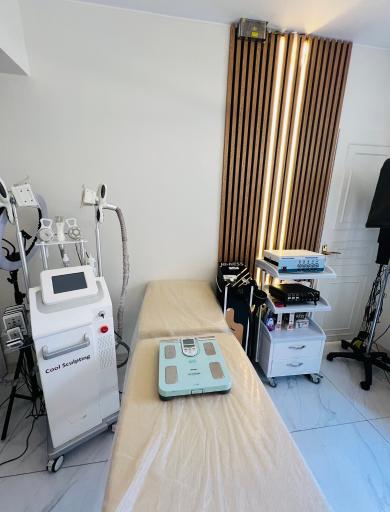 عکس کلینیک زیبایی لاغری و لیزر راهو