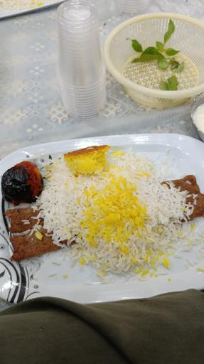 عکس رستوران و غذای بیرون بر زعفران