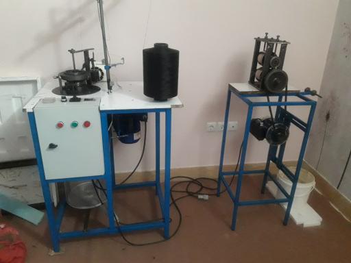 عکس تولیدی اسکاچ سیمی و بافتنی امیر 