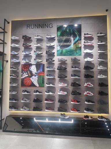 عکس Reebok (نمایندگی ریباک کیش)