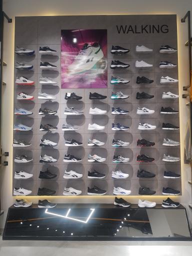 عکس Reebok (نمایندگی ریباک کیش)