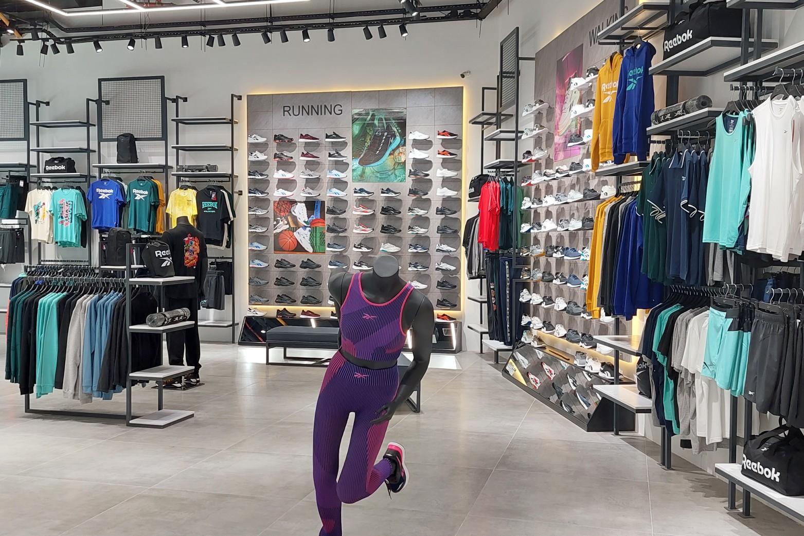 عکس Reebok (نمایندگی ریباک کیش)