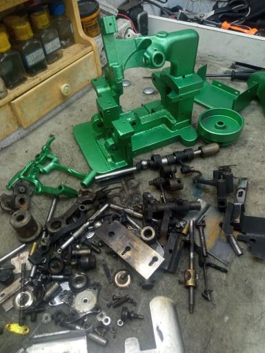 عکس چرخ خیاطی ارغوان