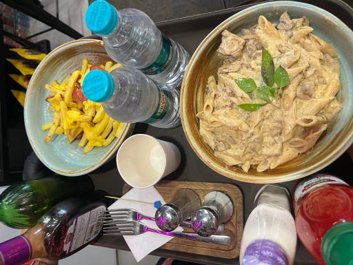 عکس کافه فیوره