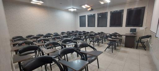 عکس کالج زبان آرمان