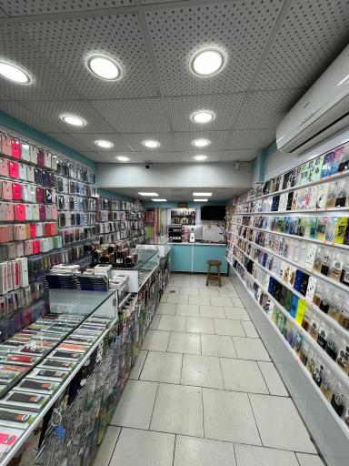 عکس فروشگاه لوازم جانبی دنیای همراه