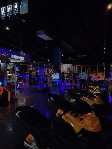 عکس فاز تجارت و گردشگری منطقه آزاد انزلی