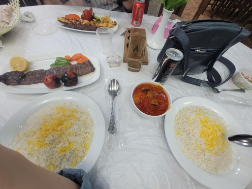 عکس رستوران توریستی هخامنش