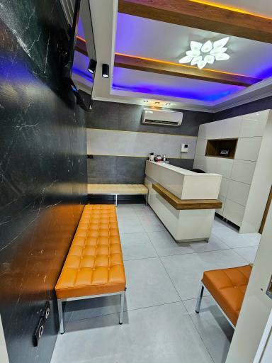 عکس مرکز ایمپلنت و دندانپزشکی زیبایی دکتر مهرداد افتحی