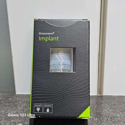 عکس مرکز ایمپلنت و دندانپزشکی زیبایی دکتر مهرداد افتحی