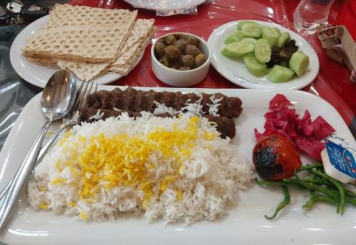 عکس رستوران بزرگ مسلمی