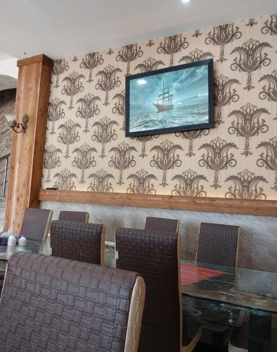 عکس رستوران بزرگ مسلمی