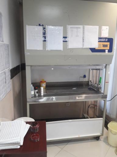 عکس آزمایشگاه شهرداری منطقه یک