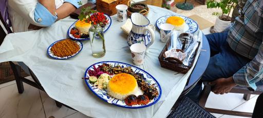 عکس مجموعه پذیرایی عمارت حاجیه بنی