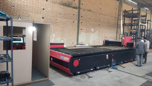 عکس برش لیزر فلزات متال کات