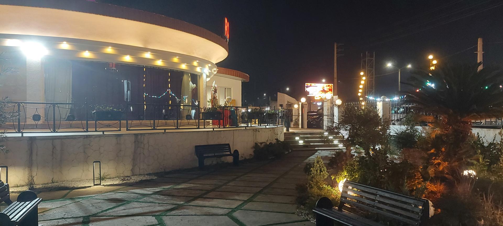 عکس رستوران باغ رز