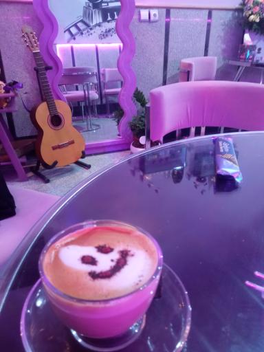 عکس کافه بنفش