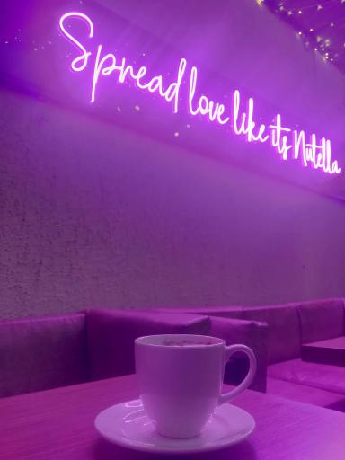 عکس کافه بنفش