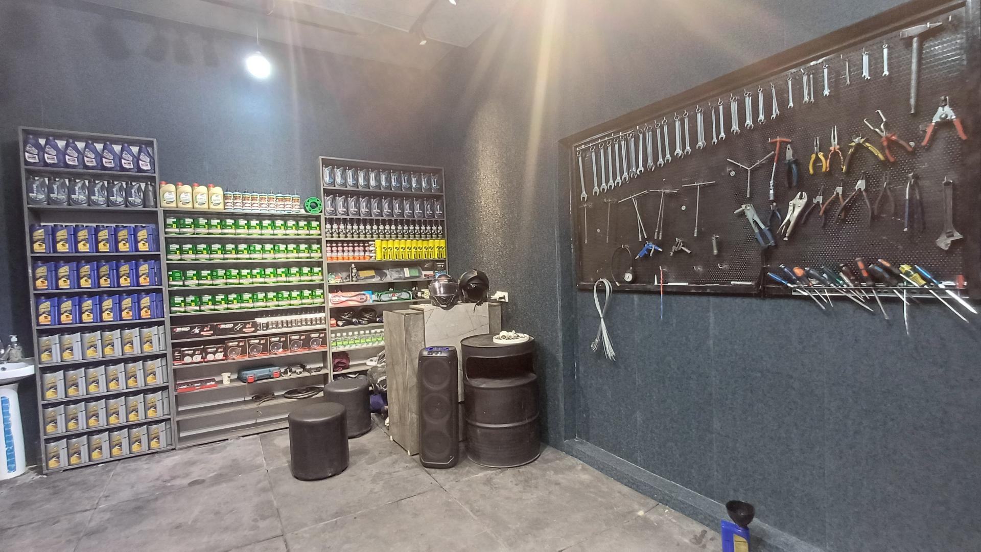 عکس تعمیرگاه موتورسیکلت ونیکس موتو