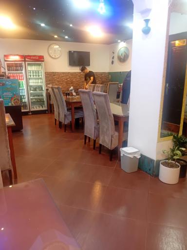 عکس رستوران نازبداشته