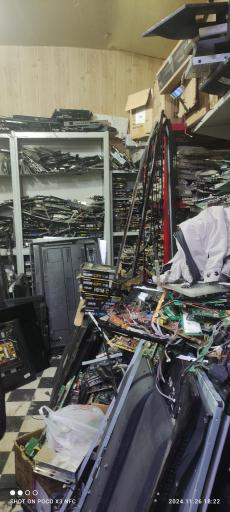 عکس تعمیرگاه تلویزیون یاری