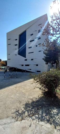 عکس ساختمان امید