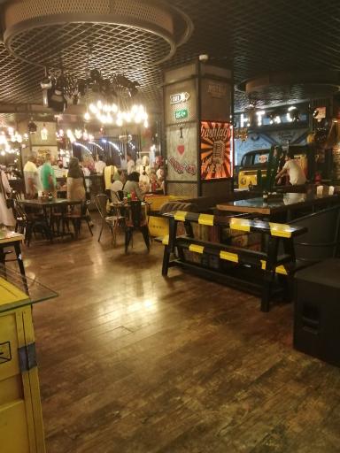 عکس رستوران هشتگ