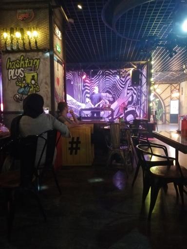 رستوران هشتگ