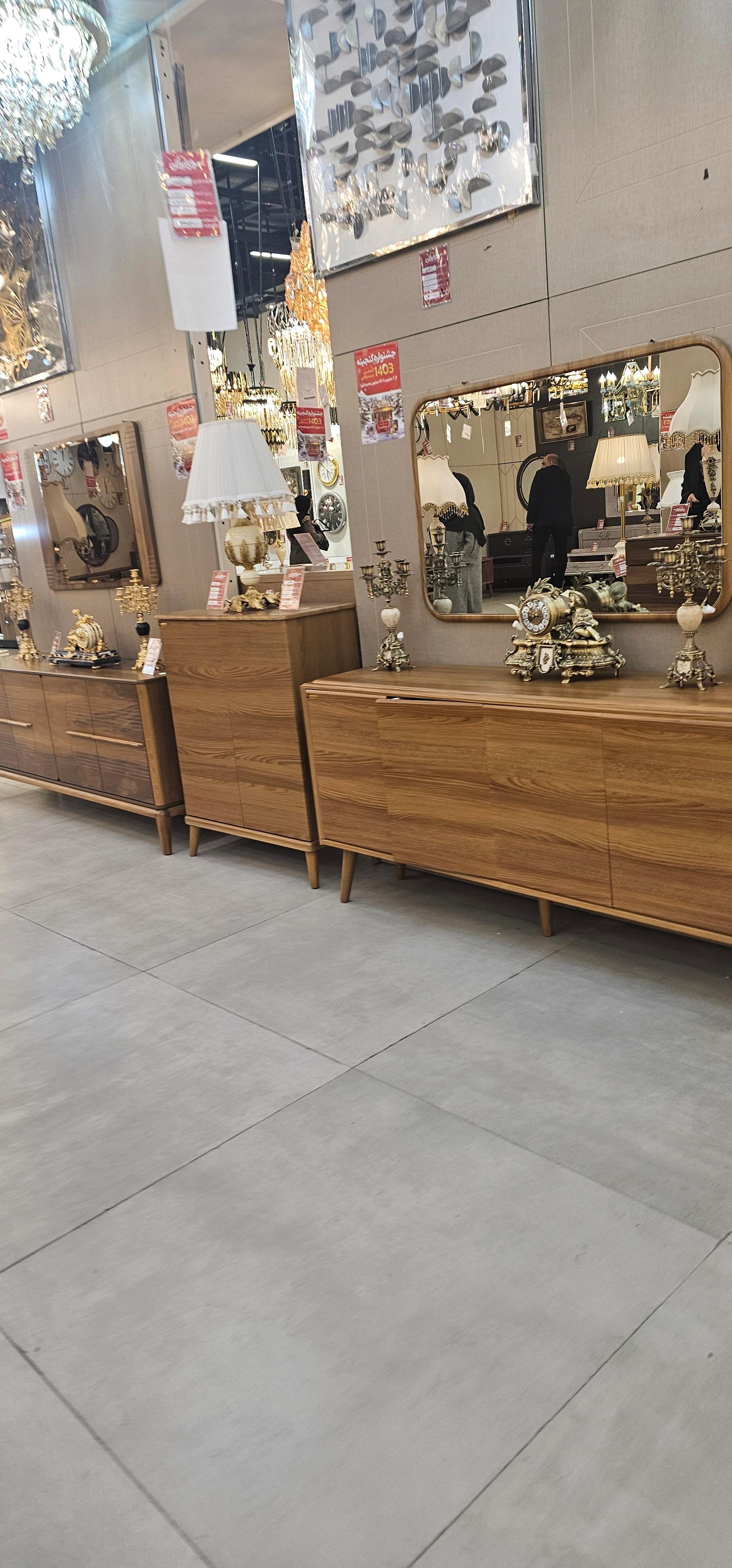 عکس فروشگاه لوستر سرای ایرانی