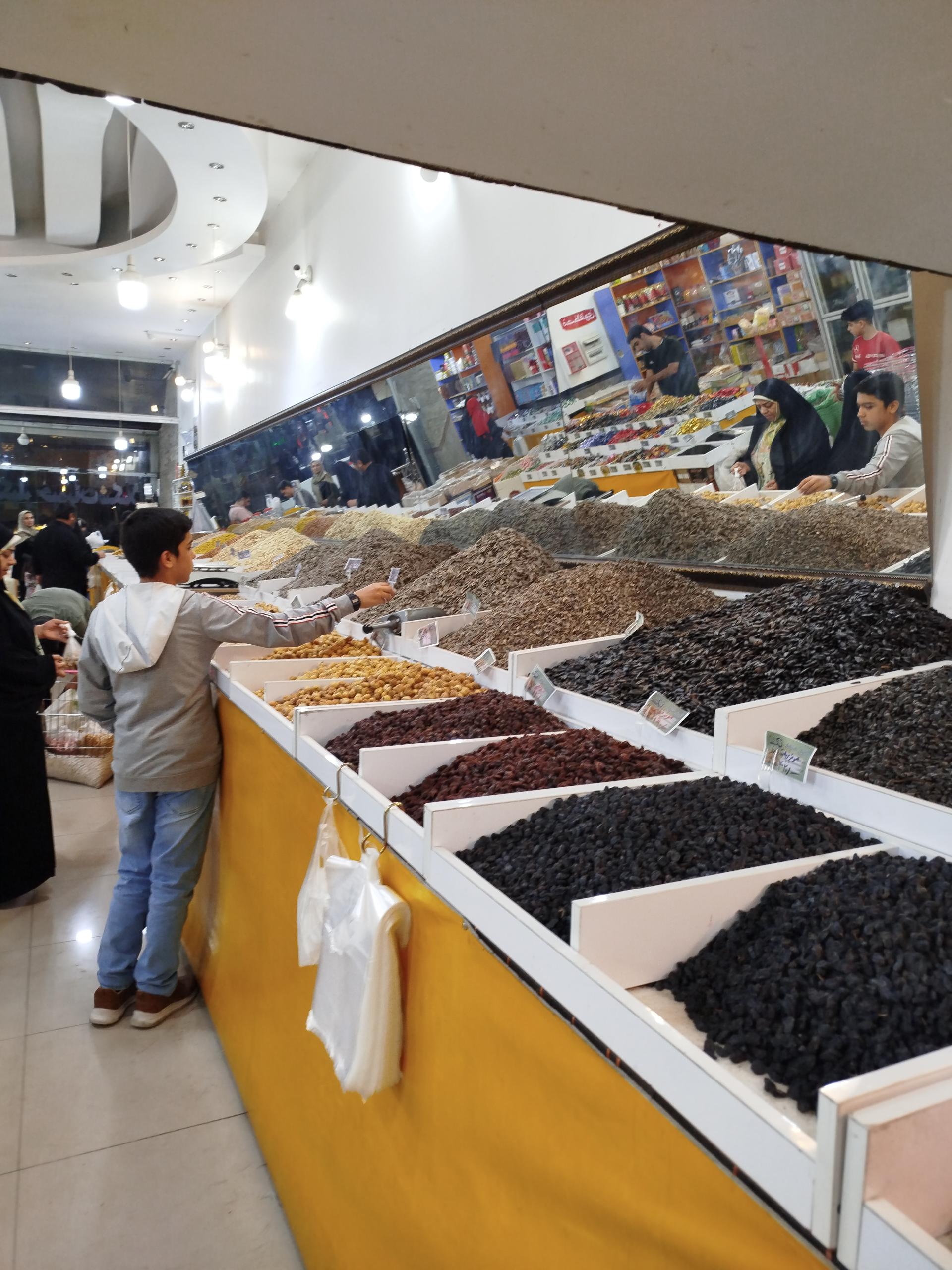 عکس آجیل و خشکبار تک