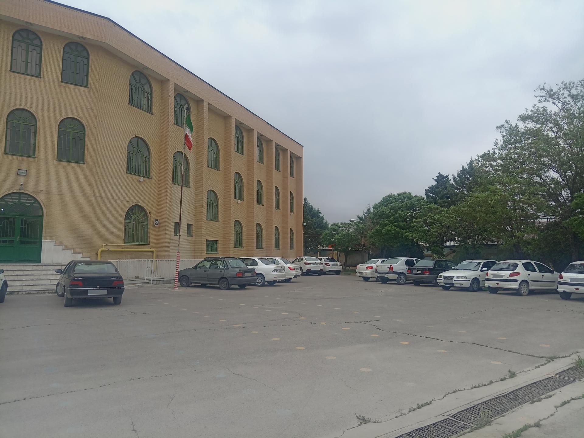 عکس دبیرستان امام رضا (ع) واحد ۱۱ و ۱۵