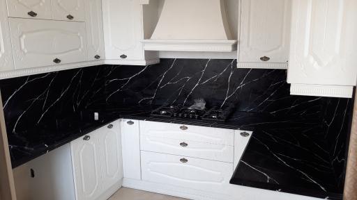 عکس کورین اسپرلوس (خانه شاهان)